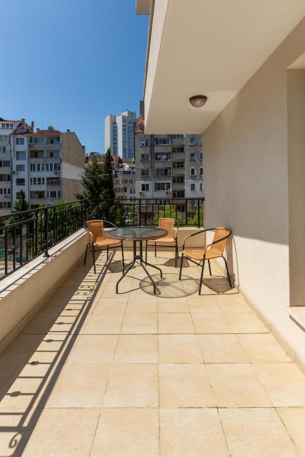 Apartments Flora 1 Burgas Exterior photo